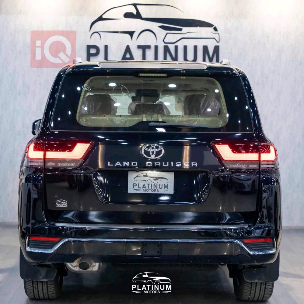 تۆیۆتا لاند کروزەر